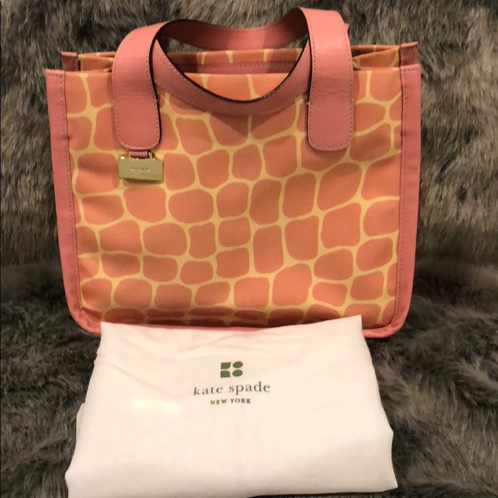 Kate Spade used small tote giraffe print